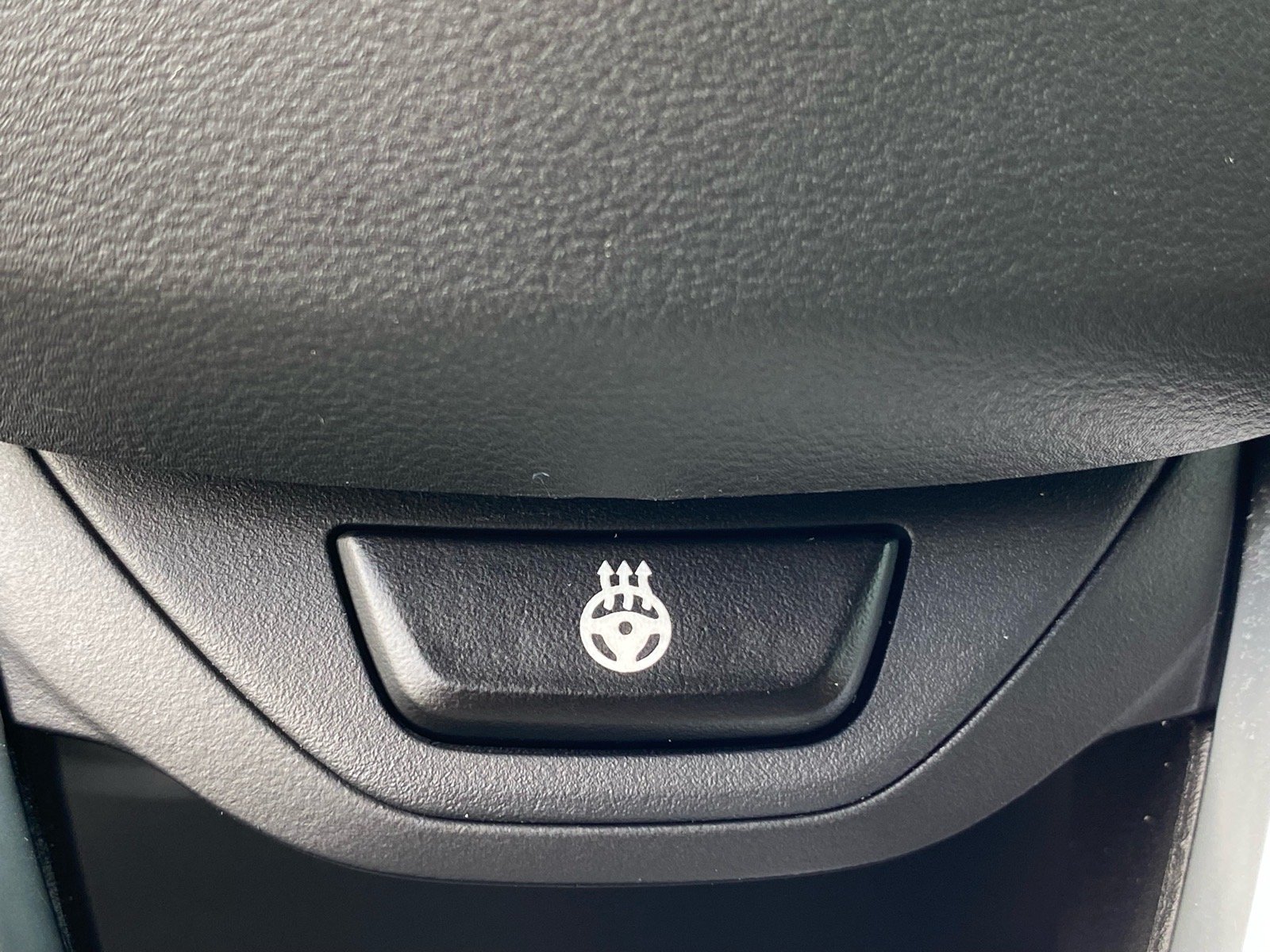 Used 2018 White BMW xDrive30i image 14