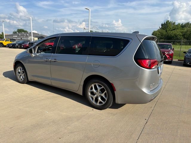 Used 2019 Silver Chrysler Touring Plus image 3