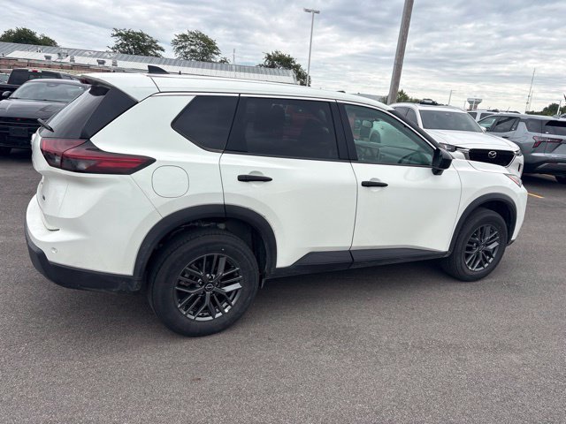 Used 2025 White Nissan S image 4
