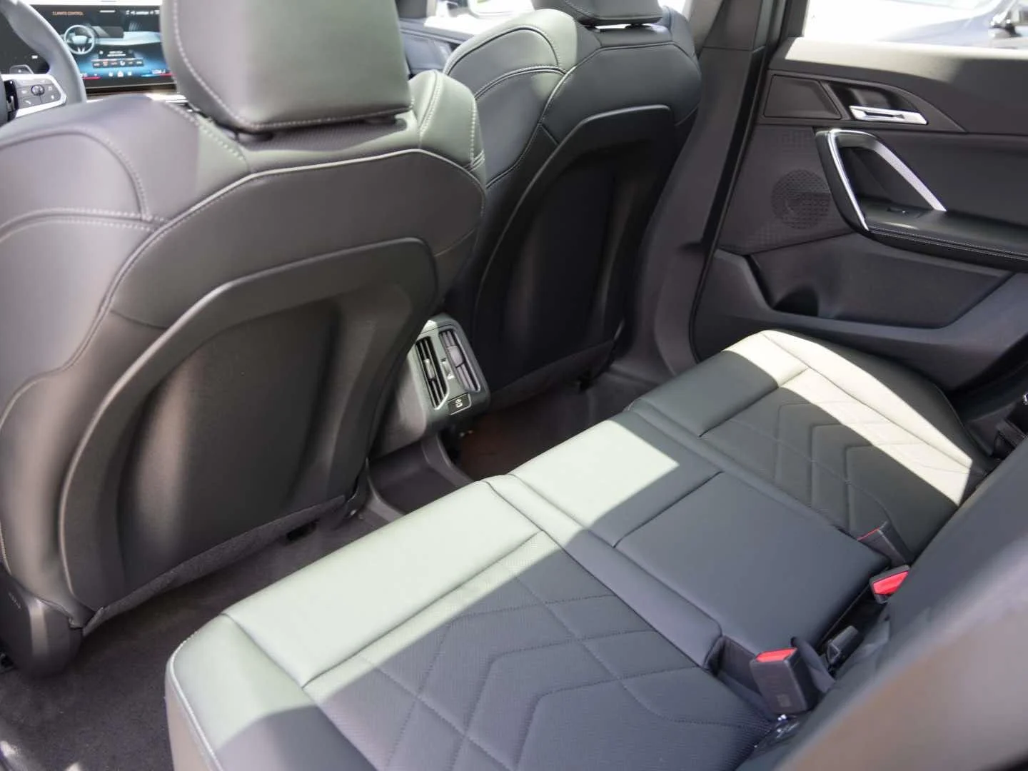 New 2026 Black Sapphire Metallic BMW xDrive28i image 10