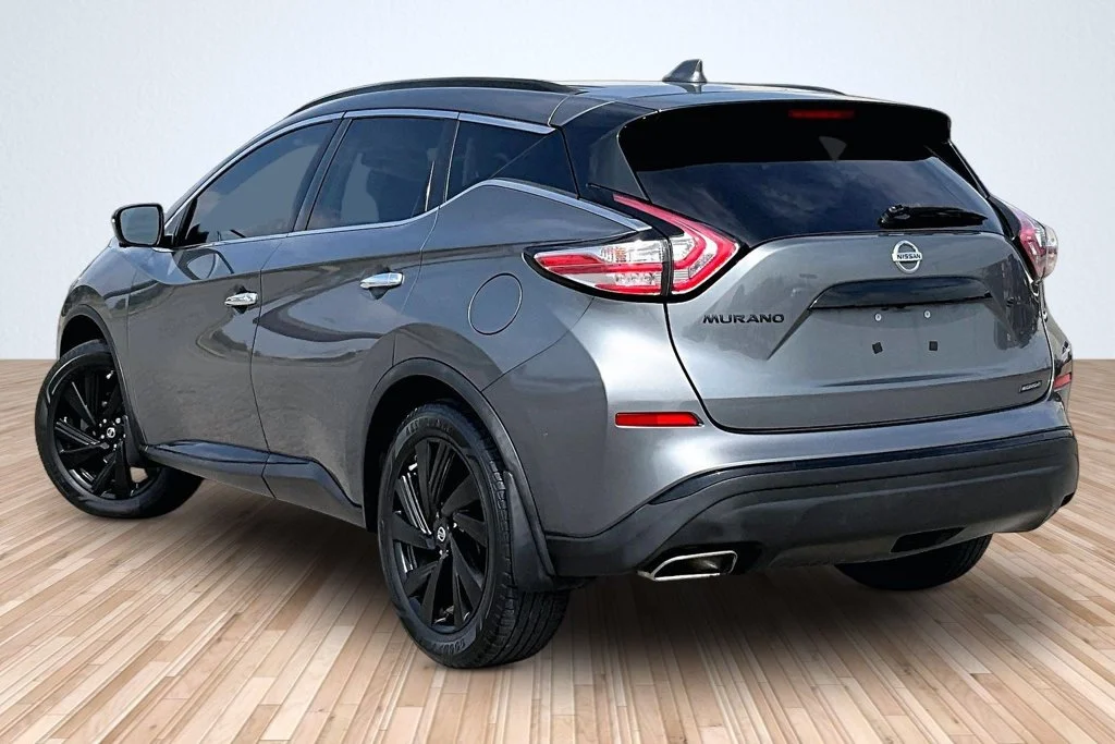 Used 2018 Gray Nissan SL image 10