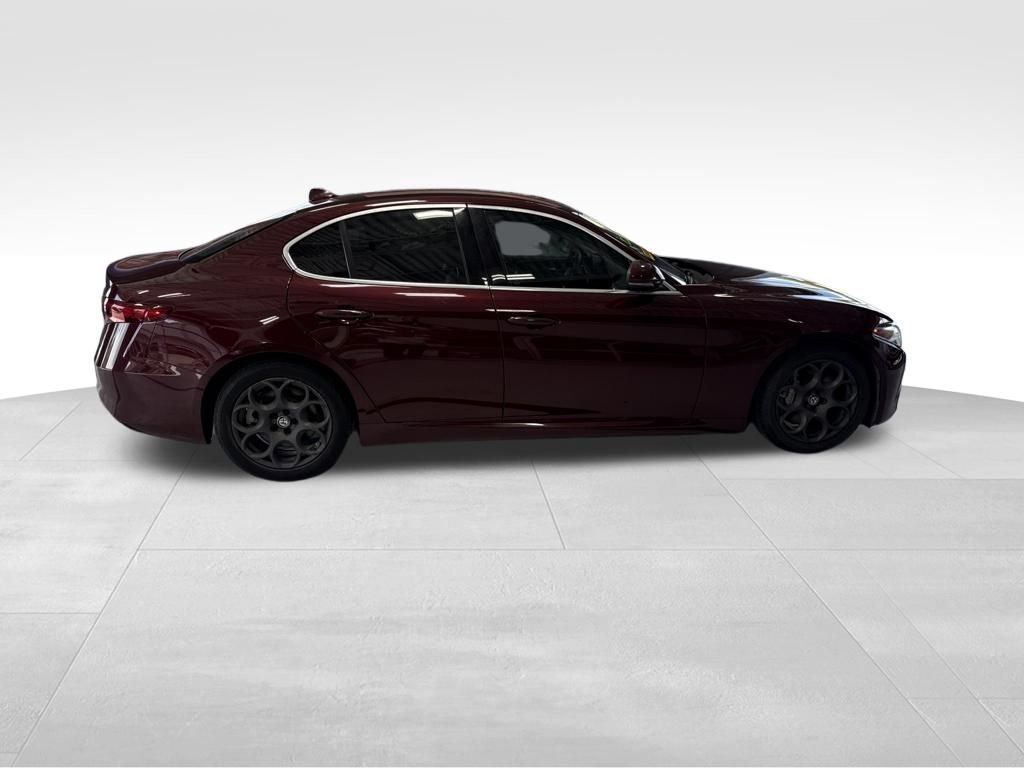 Used 2017 Red Alfa Romeo Base image 7