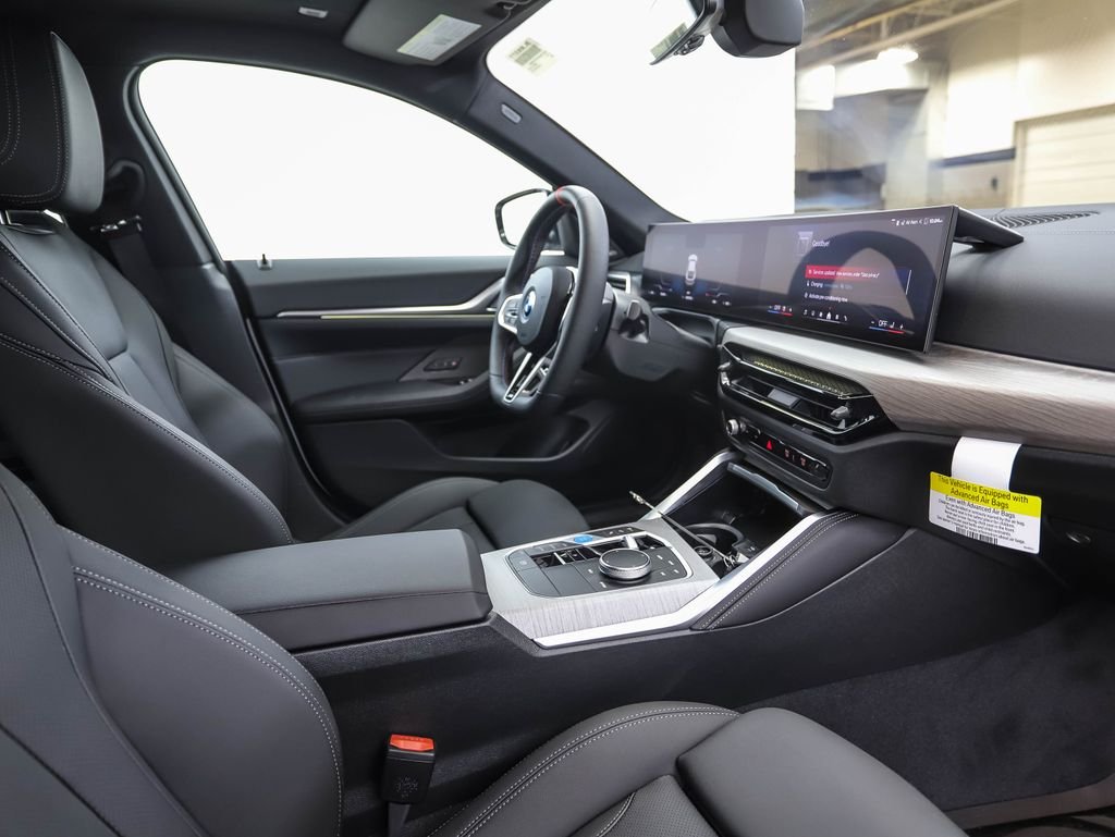 2025 BMW i4 M50 - Photo 29
