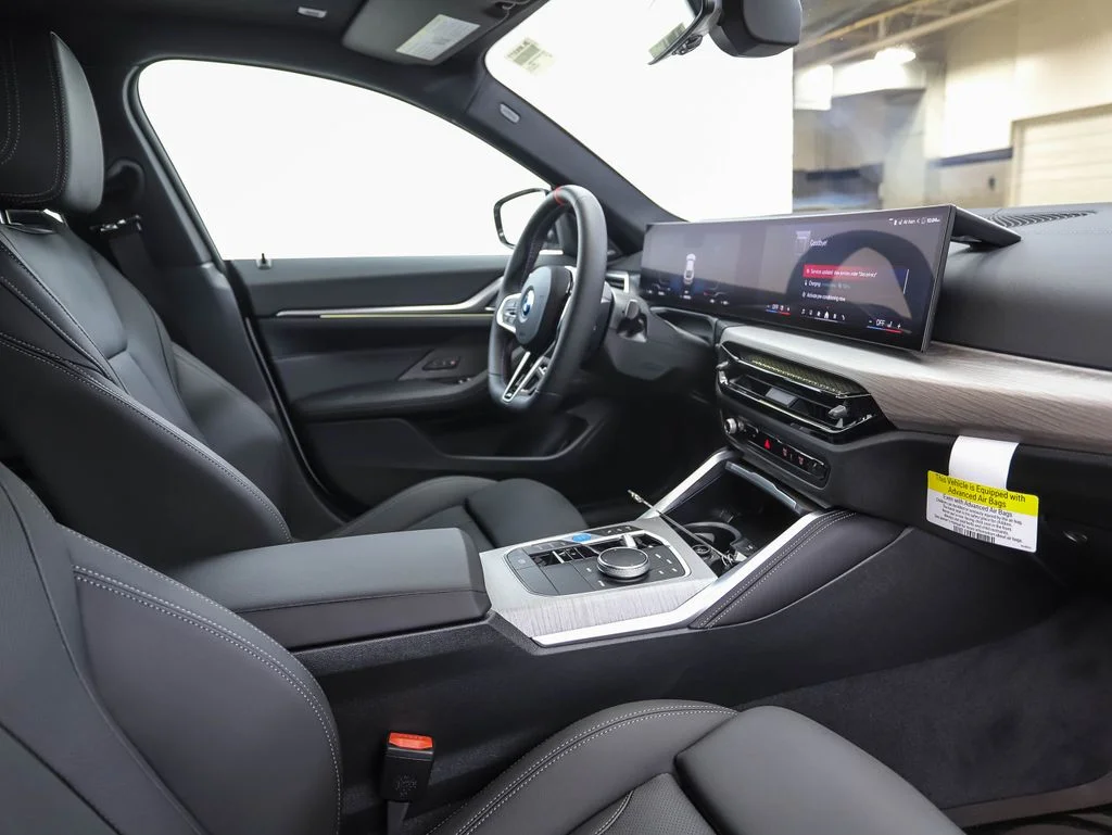 2025 BMW i4 M50 - Photo 29