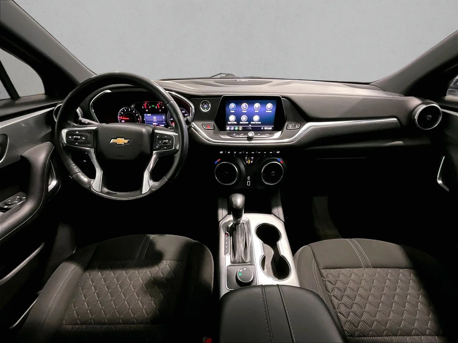 Used 2019 Silver Ice Metallic Chevrolet  image 16