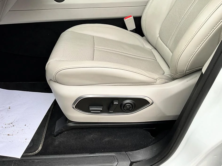 2022 Jeep Wagoneer Series III - Photo 15