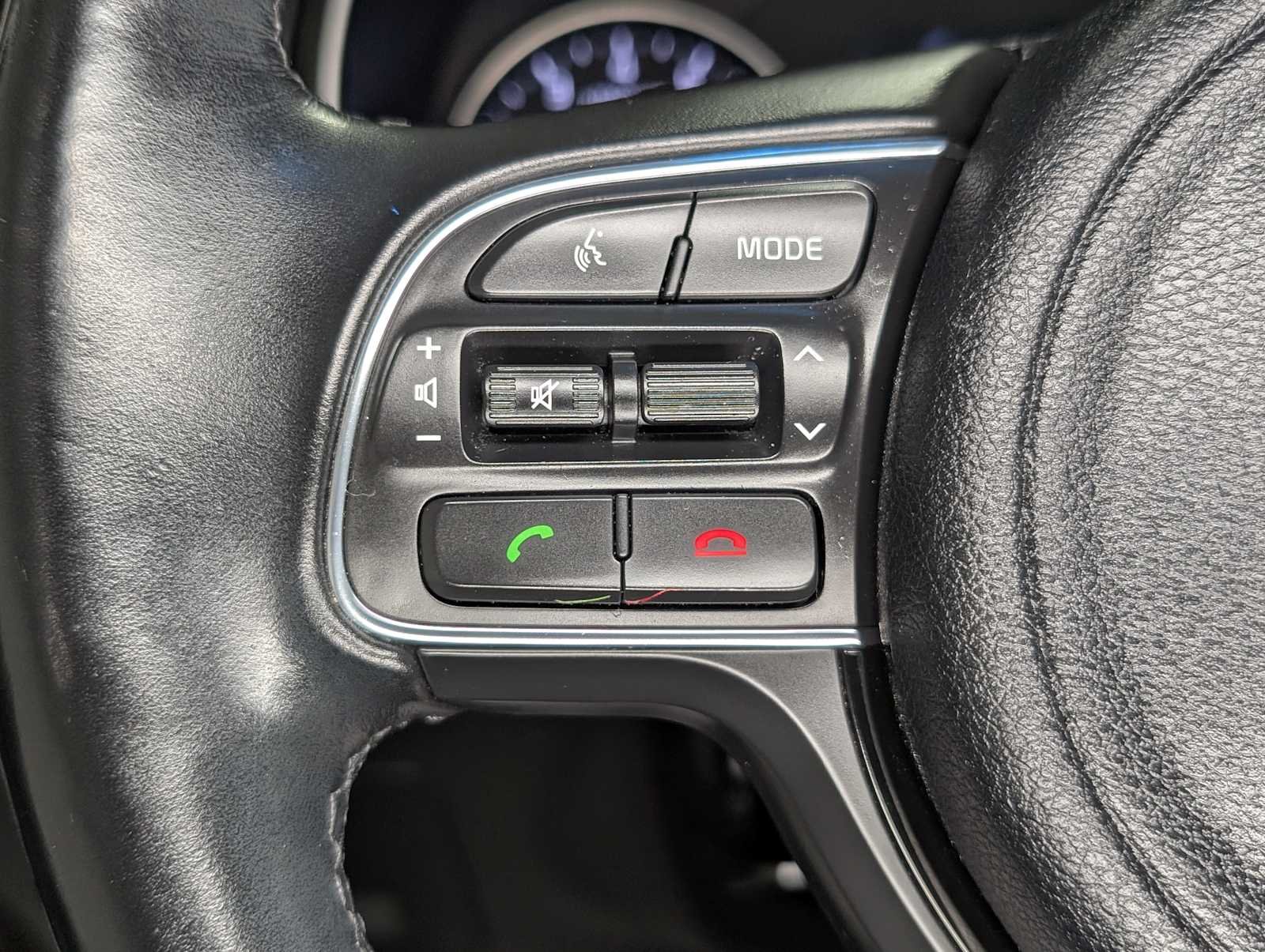 Used 2018 Snow White Pearl Kia EX image 34