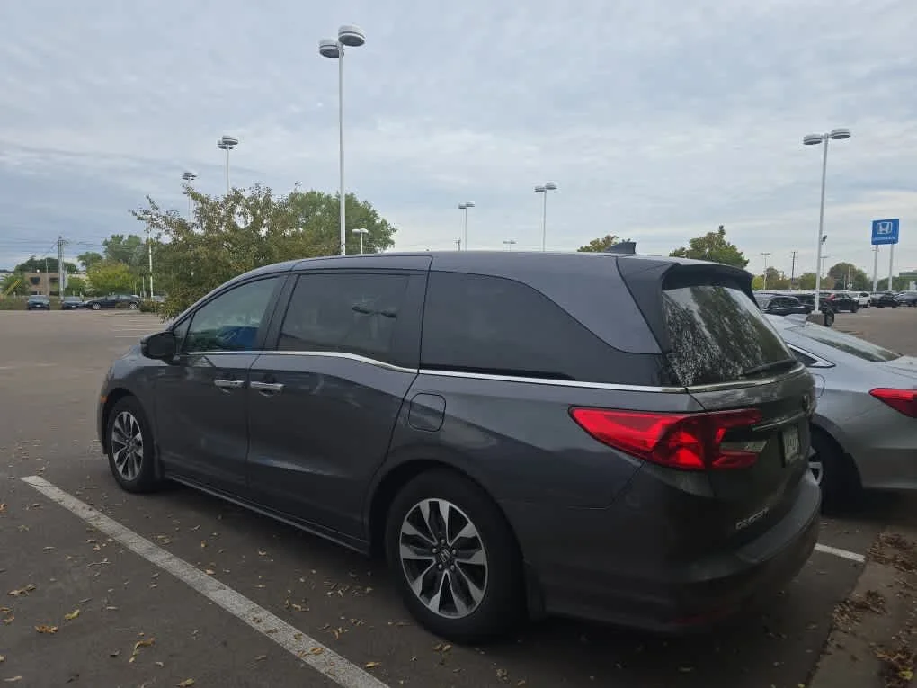 Certified Used 2024 Modern Steel Metallic Honda EX-L image 3