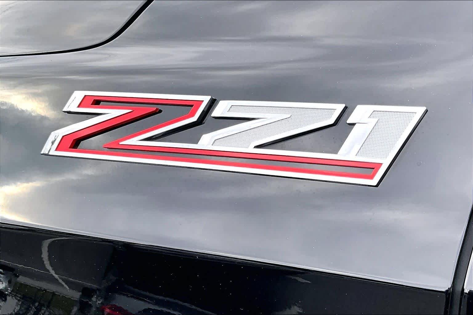 Used 2023 Black Chevrolet Z71 image 19