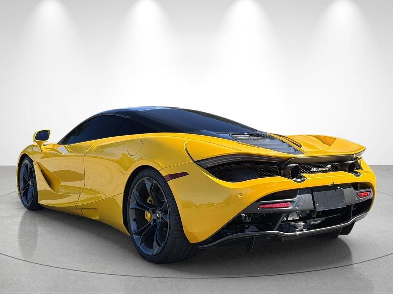 Used 2019 Volcano Yellow McLaren Performance image 3