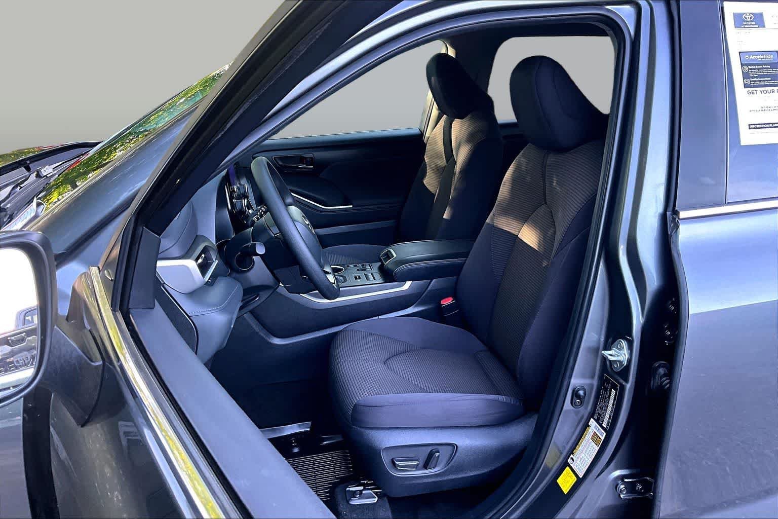 Used 2023 Magnetic Gray Metallic Toyota L image 9