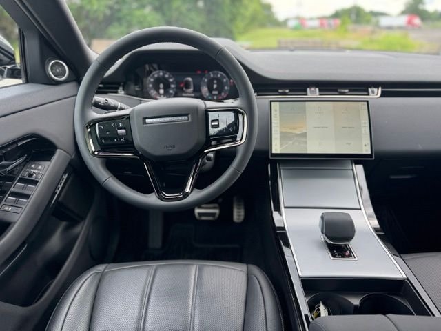Used 2024 White Land Rover S image 13