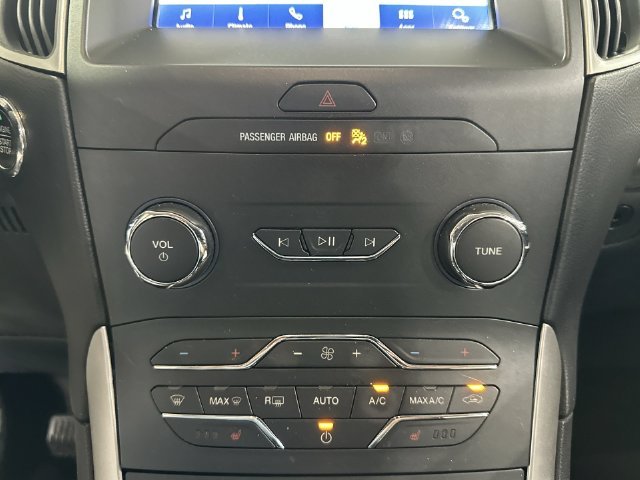 Used 2020 White Ford SEL image 21