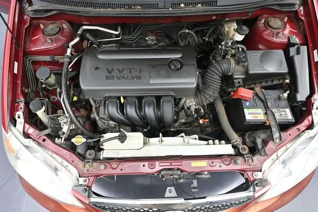 Used 2005 Red Toyota LE image 41