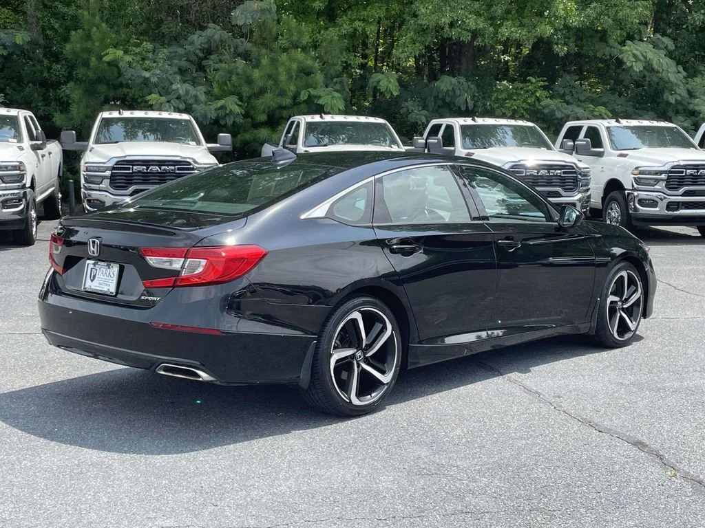 Used 2018  Honda Sport image 8