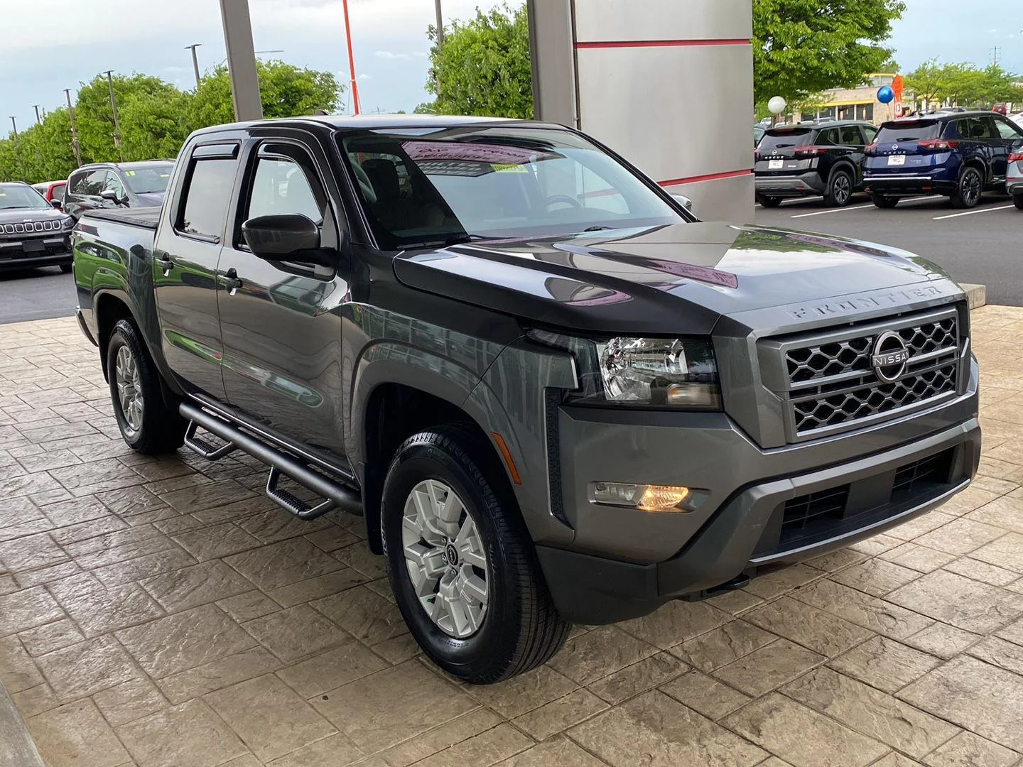 Used 2022 Gun Metallic Nissan SV image 3