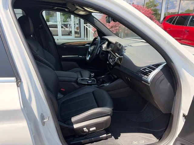 Used 2023 White BMW xDrive30i image 16