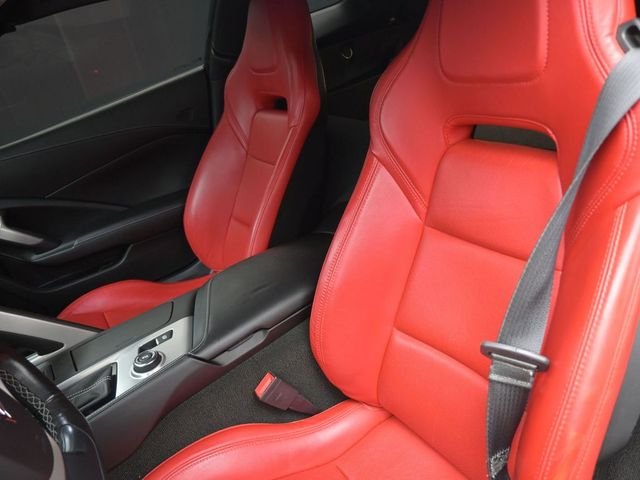 Used 2019 Gray Chevrolet Stingray Z51 image 4