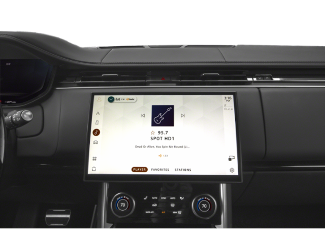 New 2026 Icy White Satin LAND ROVER SV Signature Suite image 7