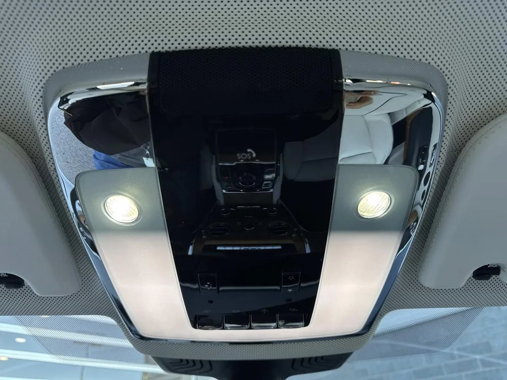 Used 2021 Blue Rolls-Royce  image 21