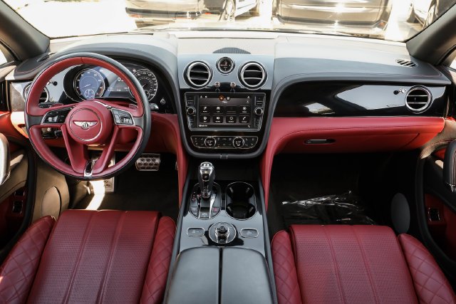 Used 2019 Black Crystal over Cricket Ball Bentley V8 image 20