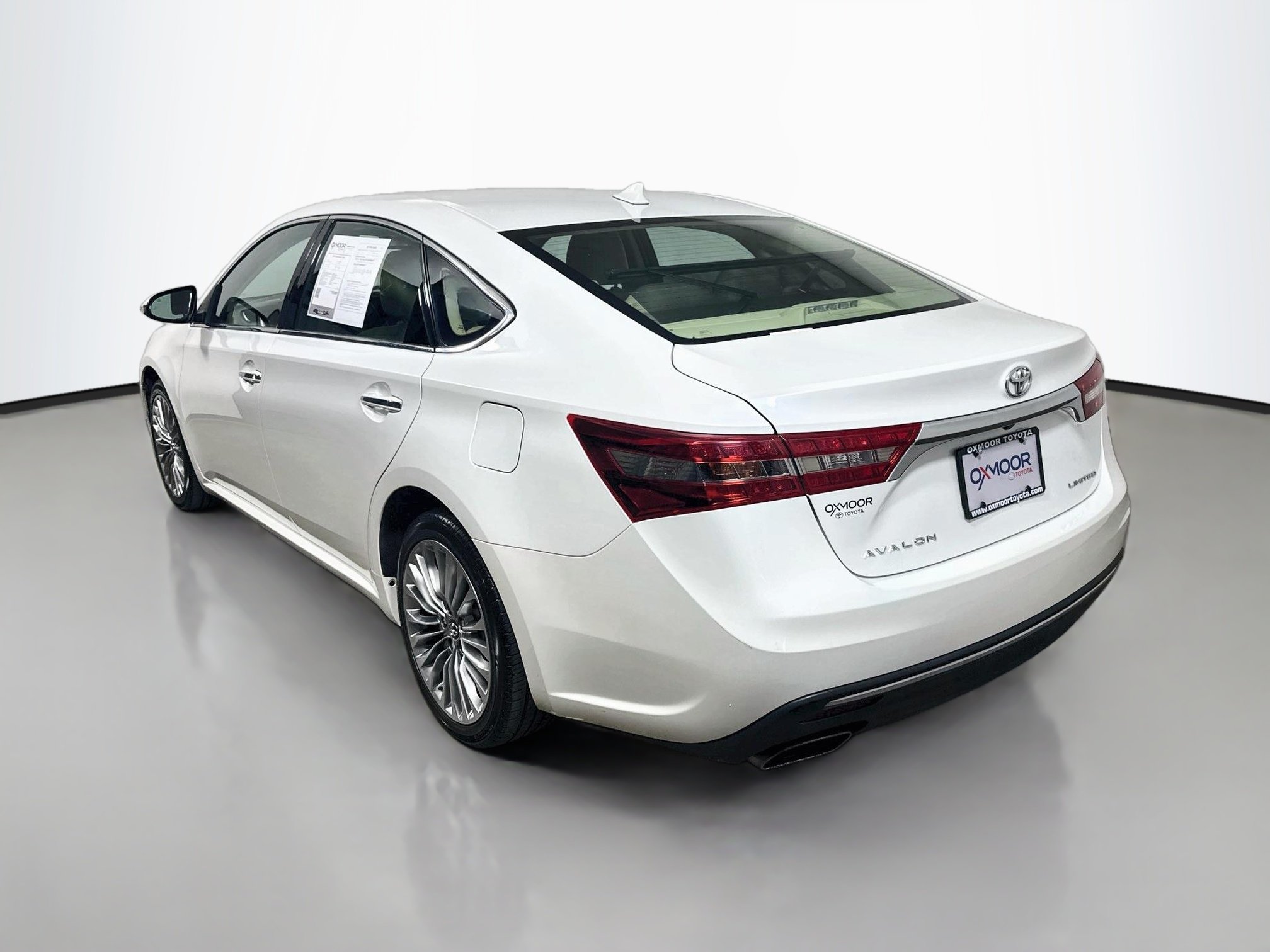 Used 2016 Blizzard Pearl Toyota Limited image 5