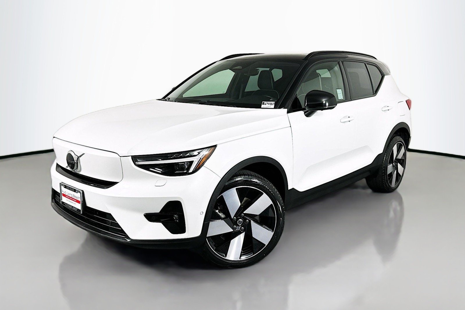 Used 2023 Crystal White Metallic Volvo Ultimate image 1