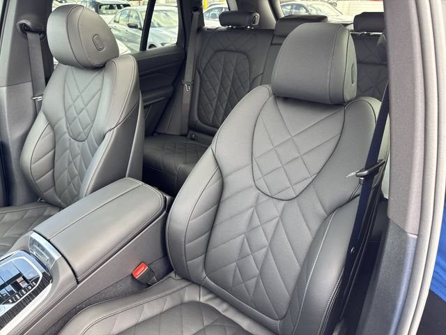 New 2026 Black Sapphire Metallic BMW xDrive40i image 24