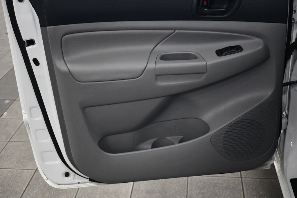 Used 2015 Super White Toyota Base image 24