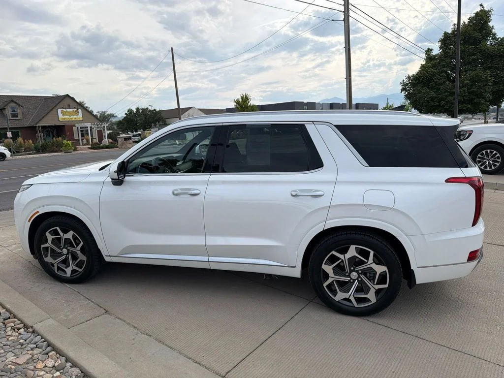 Used 2021 White Hyundai Calligraphy image 4