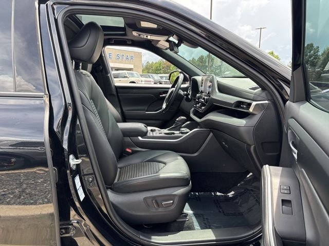 Used 2021 Midnight Black Metallic Toyota XSE image 20
