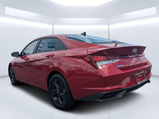 Used 2022 Red Hyundai SEL image 5