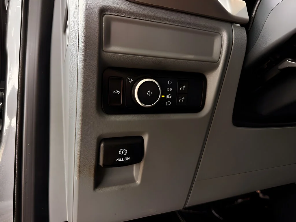 Used 2022 Stone Gray Metallic Ford  image 18