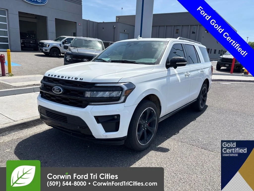2023 Ford Expedition Limited's photo