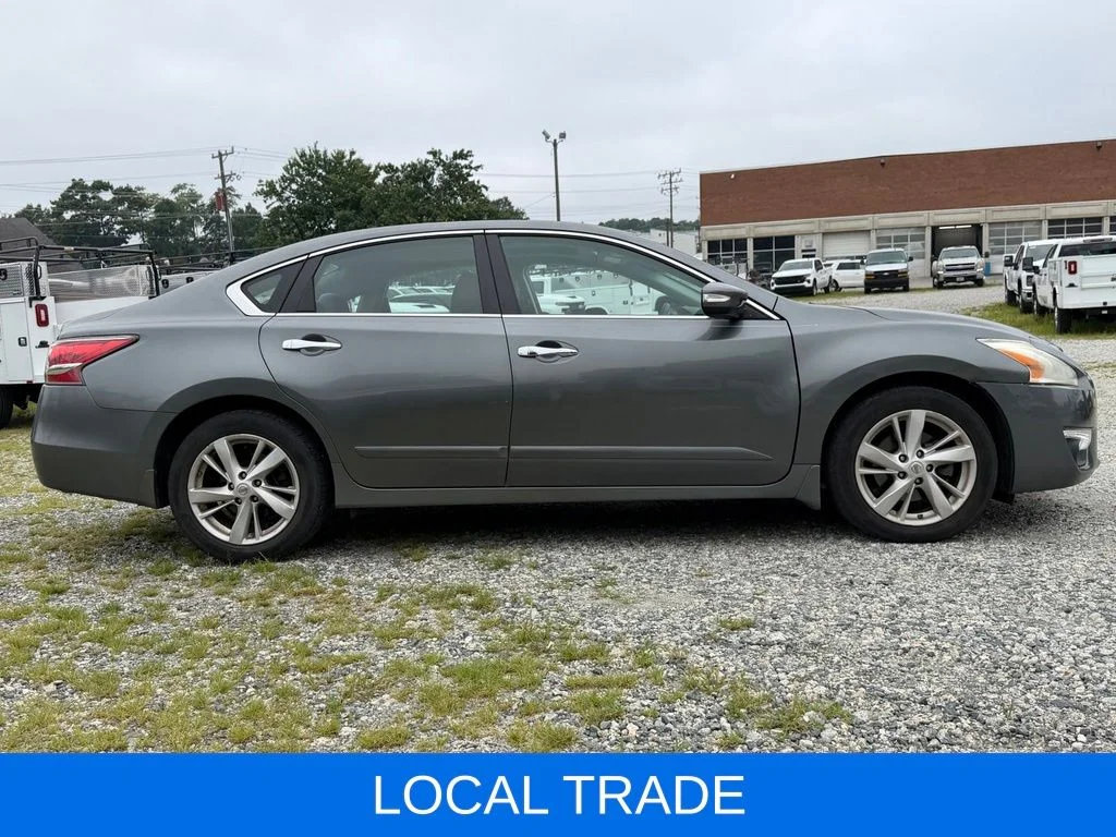 Used 2014 Gray Nissan 2.5 SV image 3