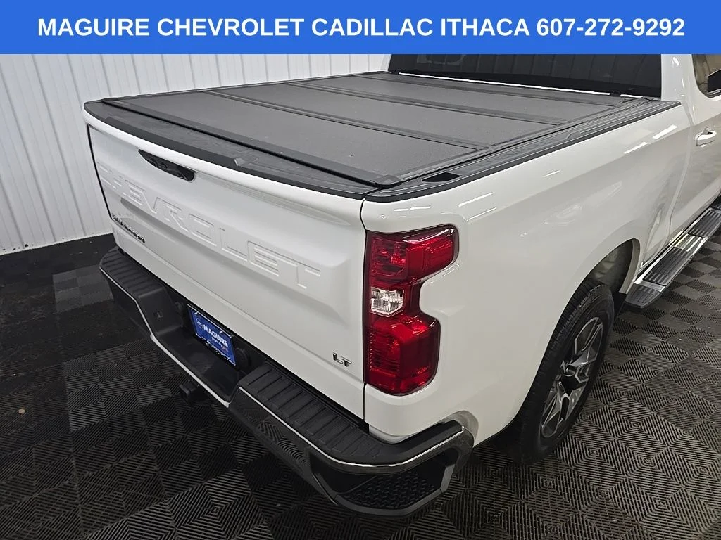 Used 2022 White Chevrolet LT image 11