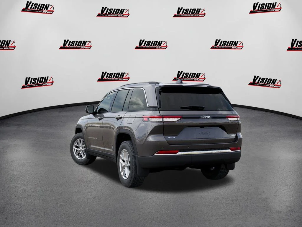 Used 2025 Gray Jeep Laredo X image 3