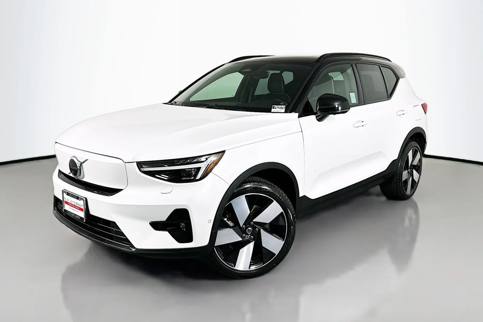 2023 Volvo XC40 P8 Recharge Ultimate AWD's photo