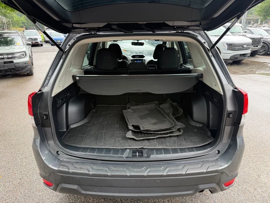 Used 2023 Gray Subaru Premium image 28