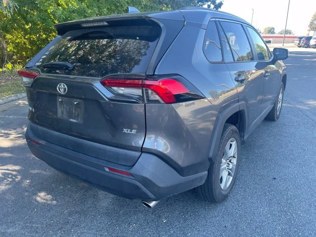 Used 2023  Toyota XLE image 5