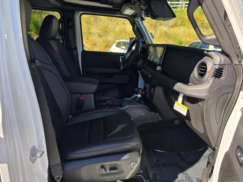 New 2027 White Jeep Rubicon X image 28