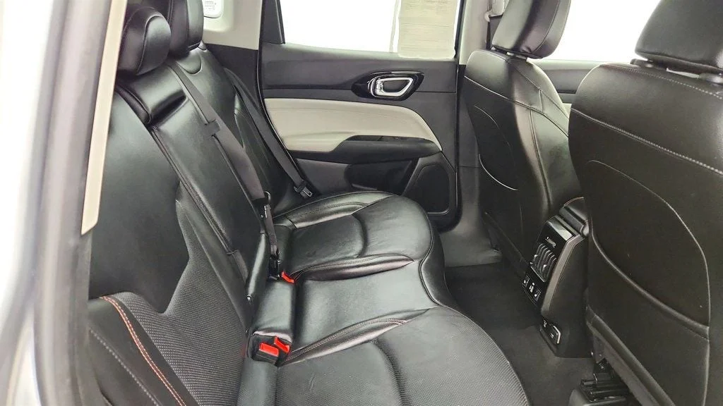 Used 2022 Billet Silver Metallic Clearcoat Jeep Limited 4x4 w/ Elite Group & Driver Assist Group I image 23