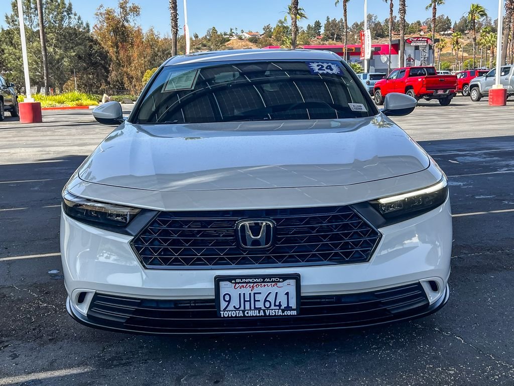 Used 2024 White Honda EX image 2