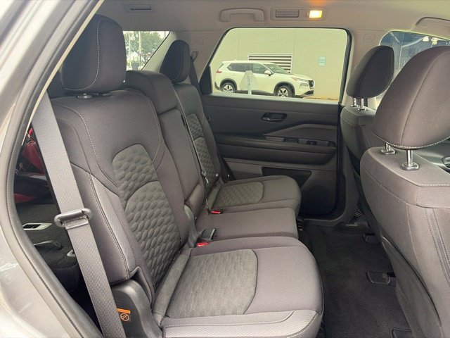 Used 2024 Gray Nissan SV image 18