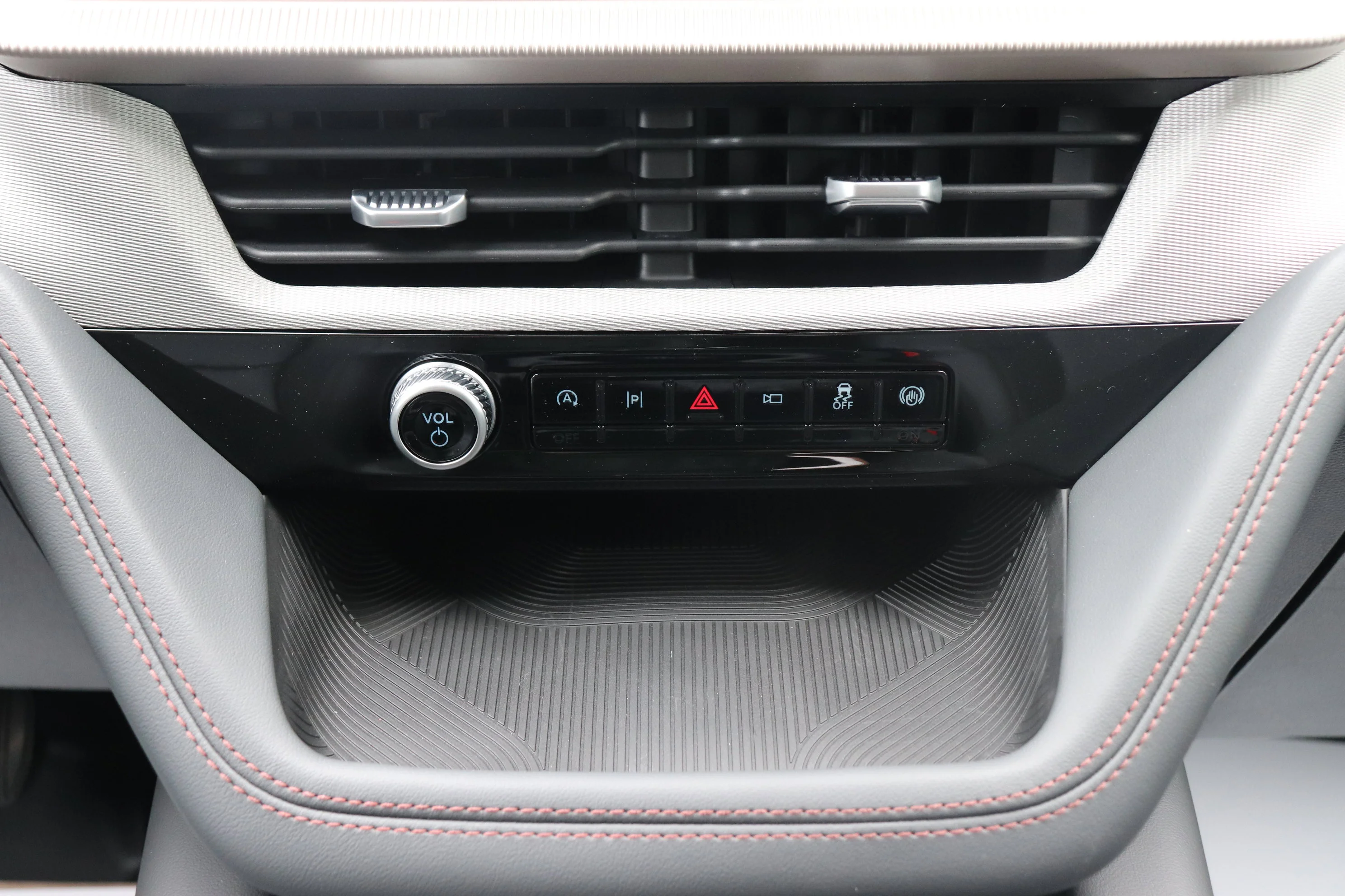 New 2026 AGATE BLACK Ford Active w/200A Pkg image 18