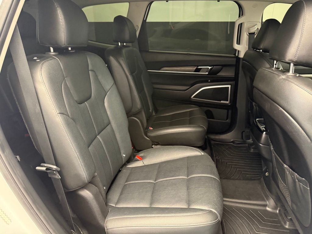 Used 2021 White Kia EX image 73