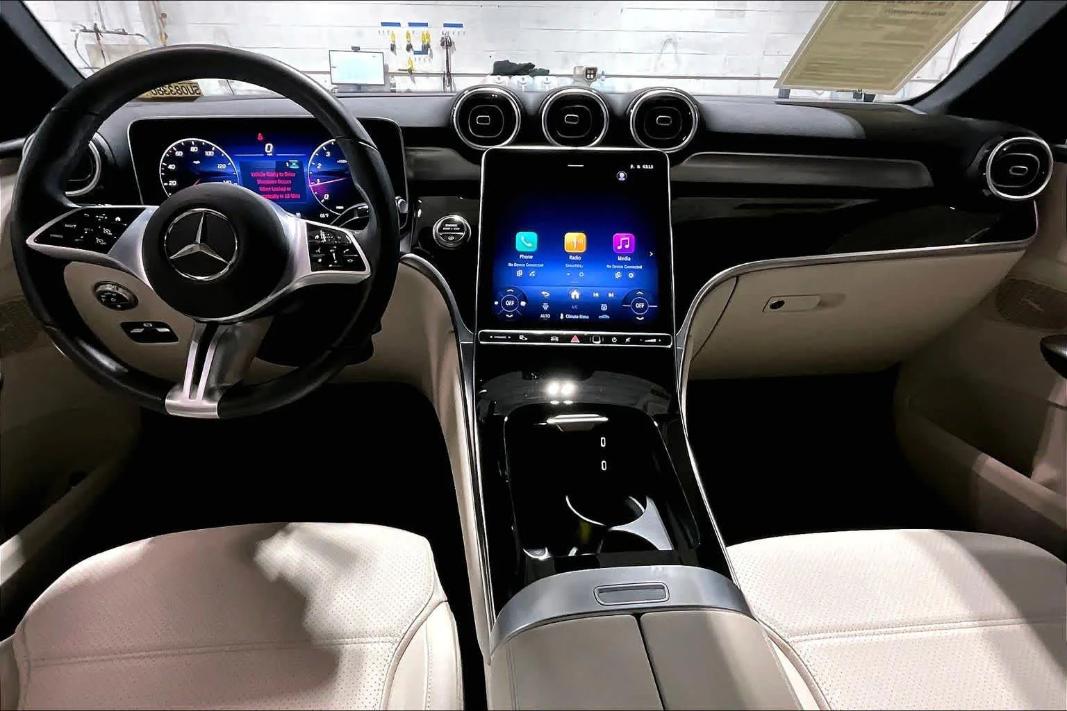 Certified Used 2025 Polar White Mercedes-Benz GLC 300 image 15