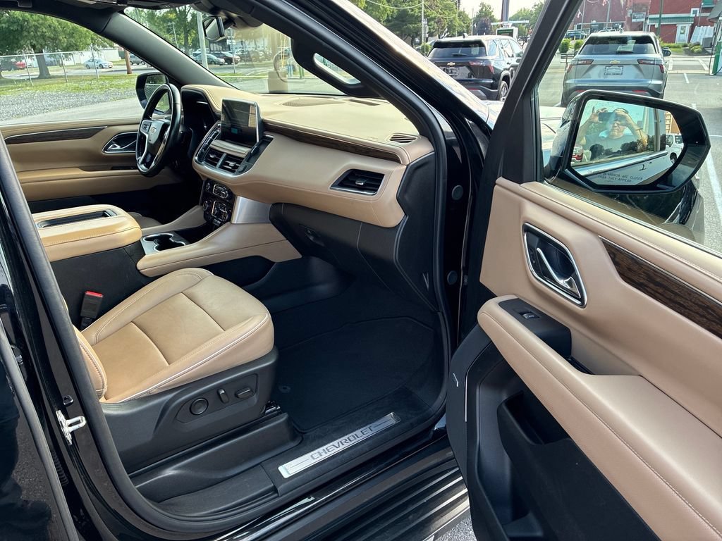 Used 2024 Black Chevrolet Premier image 10