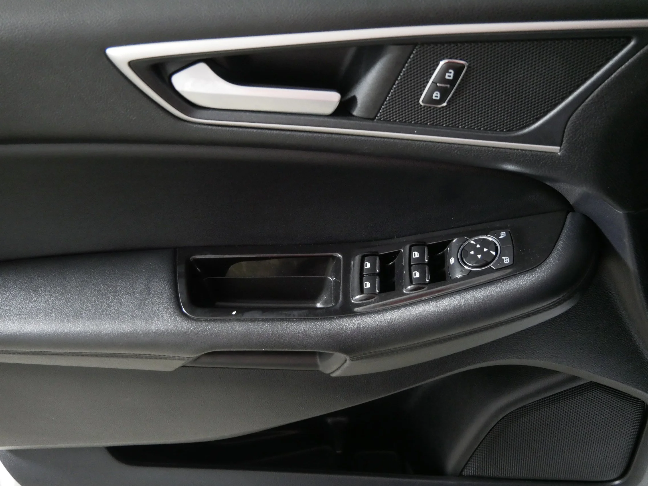 2020 Ford Edge SEL - Photo 19