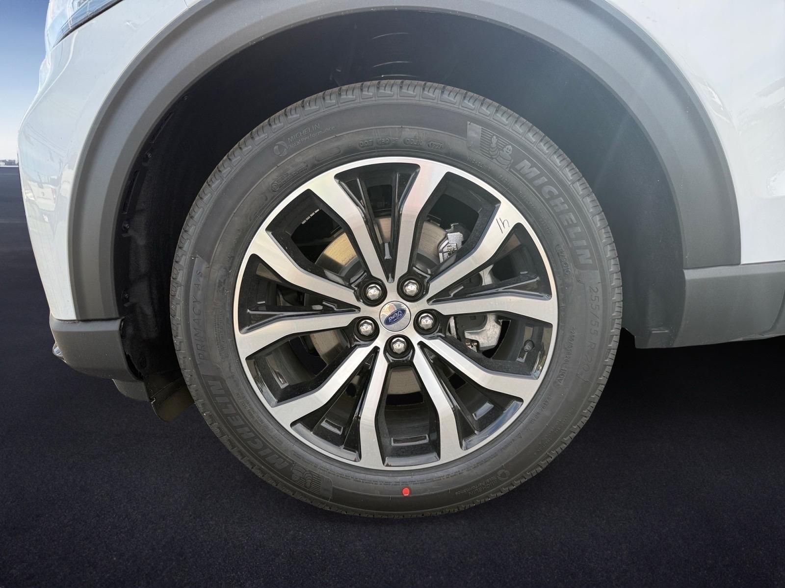 New 2026 Space White Metallic Ford ST-Line image 9